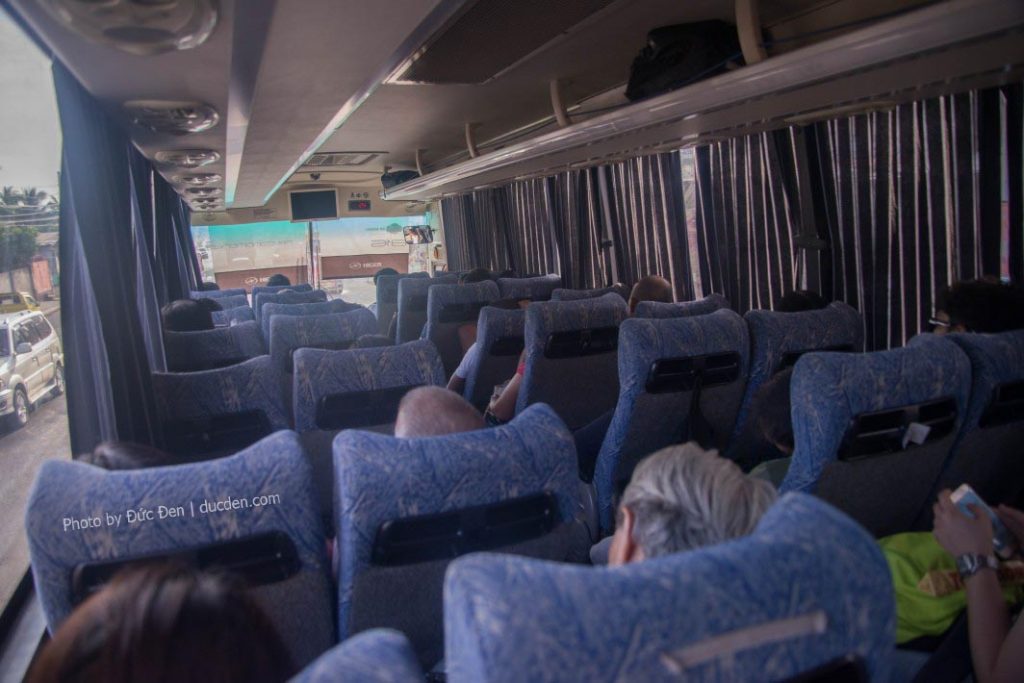 Trên chuyến xe bus từ thành phố Cebu đi Oslob