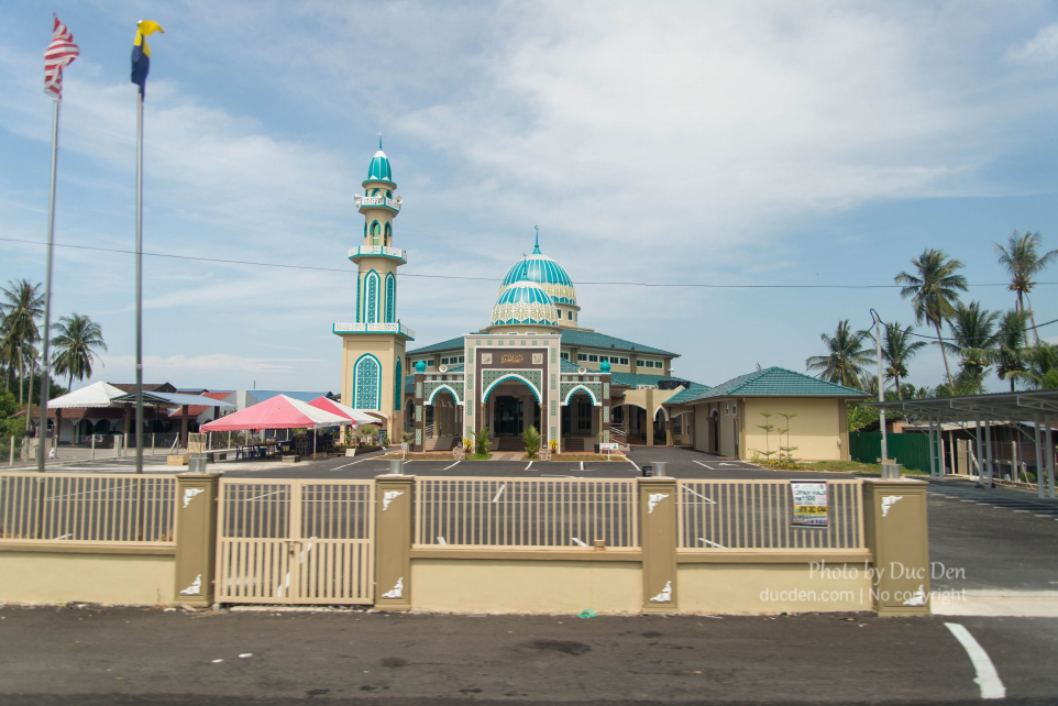 Nếu như đi Philippines anh em gặp cực nhiều nhà thờ thiên chúa, thì ở Malaysia là nhà thờ hồi giáo - Du lịch Langkawi