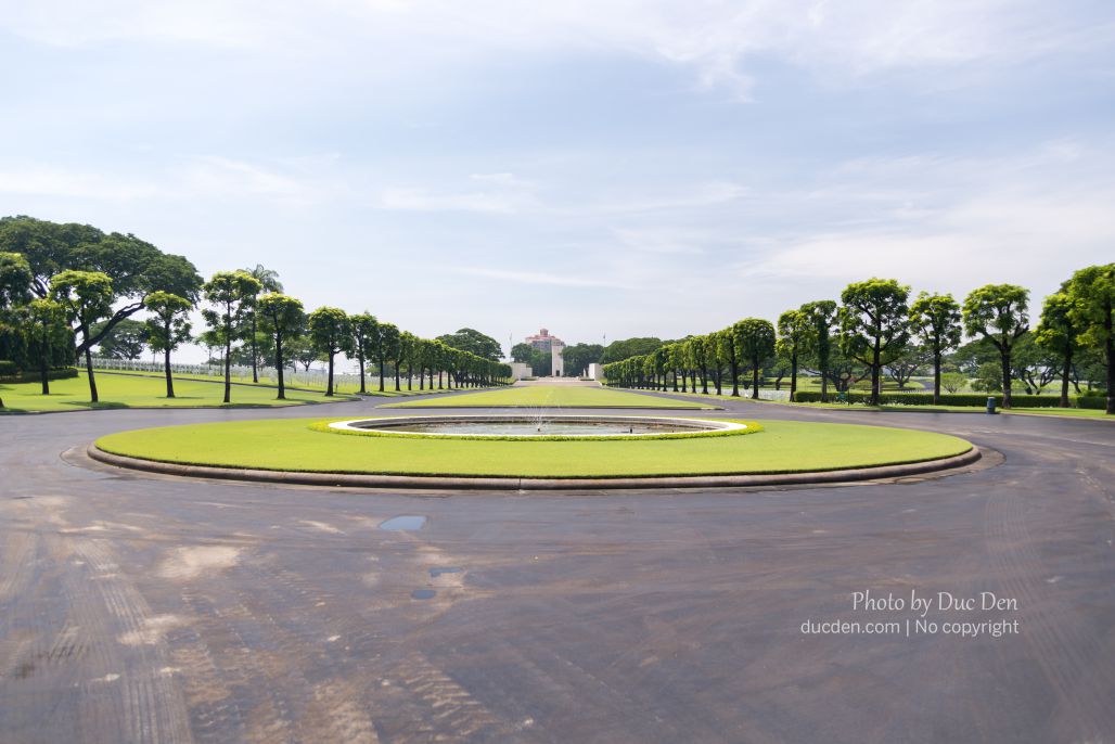 Xa xa là cổng vào khu tưởng niệm lính Mỹ - American Cemetery | Du lịch Manila
