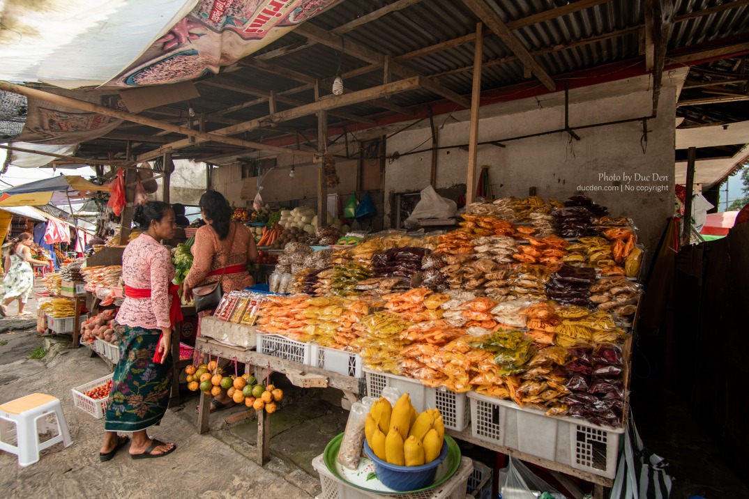 Sạp hoa quả bên đường - Khám phá Bali