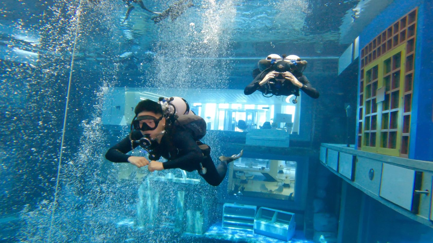 bể bơi sâu nhất thế giới ở dubai